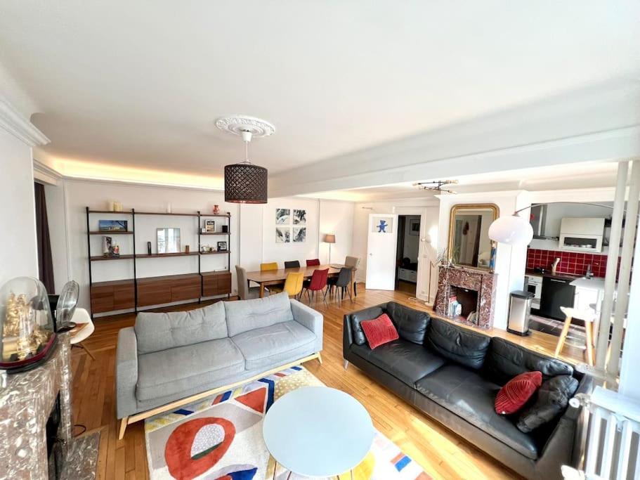Appartamento Grand Dans 8 Couchages Parigi